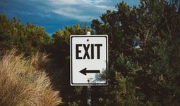 Goldman Sachs loses two MDs to credit firms