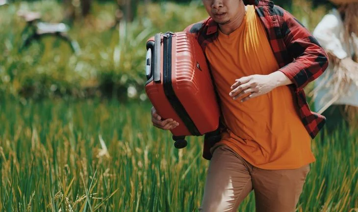 Okay, banks are hiring interns for 2024. Don’t panic.