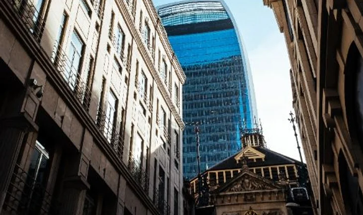 Salaries and bonuses for VPs and associates in investment banking, by bank