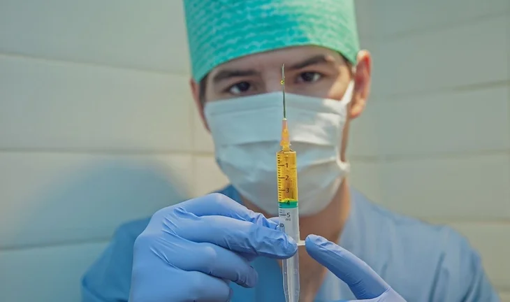 "Most bankers are still working 80 hour weeks in their 40s"