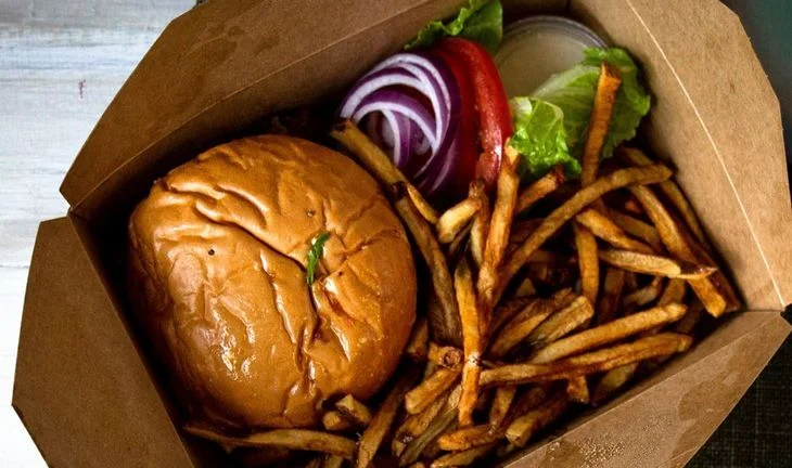 Deutsche Bank latest to deprive juniors of work from home meals