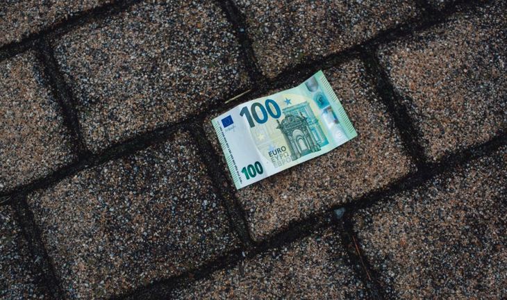 Someone got paid a huge amount at Deutsche Bank last year