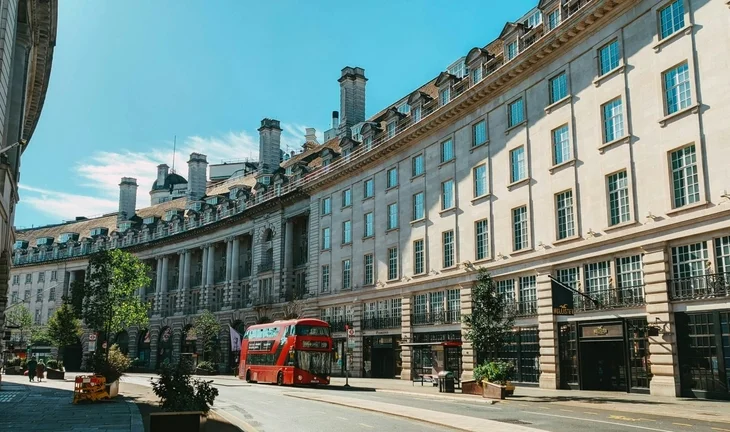 How much do London’s family offices pay? Very good, or very average