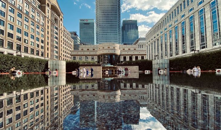 Morning Coffee: The importance of the man HSBC no longer seems to be moving to Asia. European banks' complicated bonus balancing act