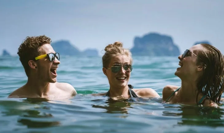 27 year-old unemployed French bankers are having a great time